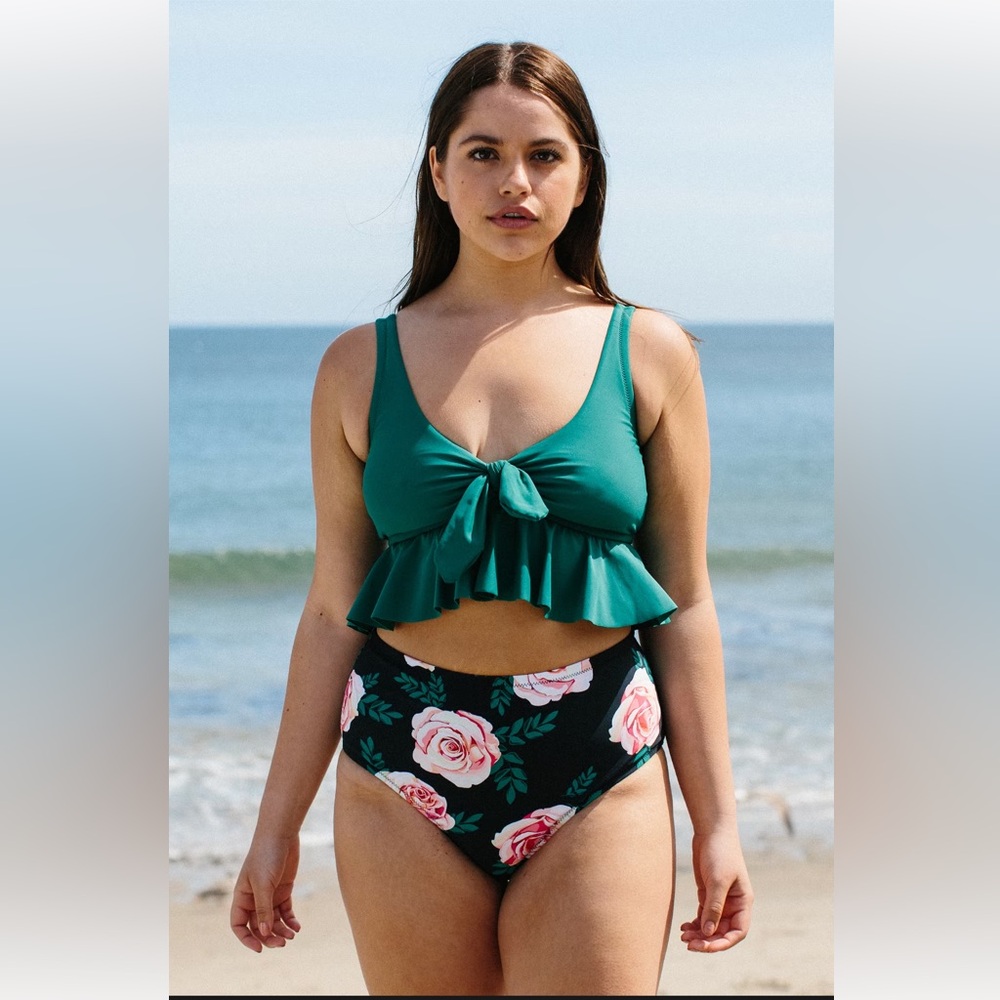 Cupshe Knotted Ruffle Plus Size Tankini - Picture 6 of 9